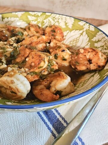cooked mojo shrimp in decorative bowl