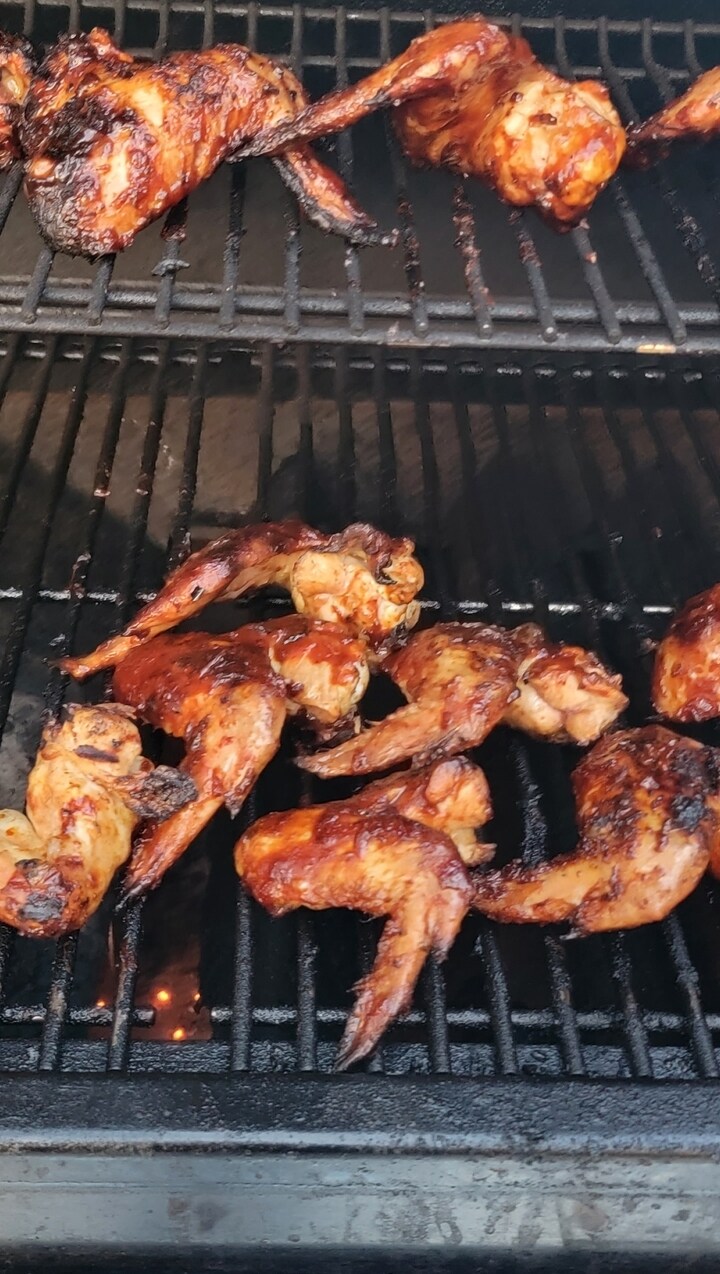 barbecue chicken wings on grill
